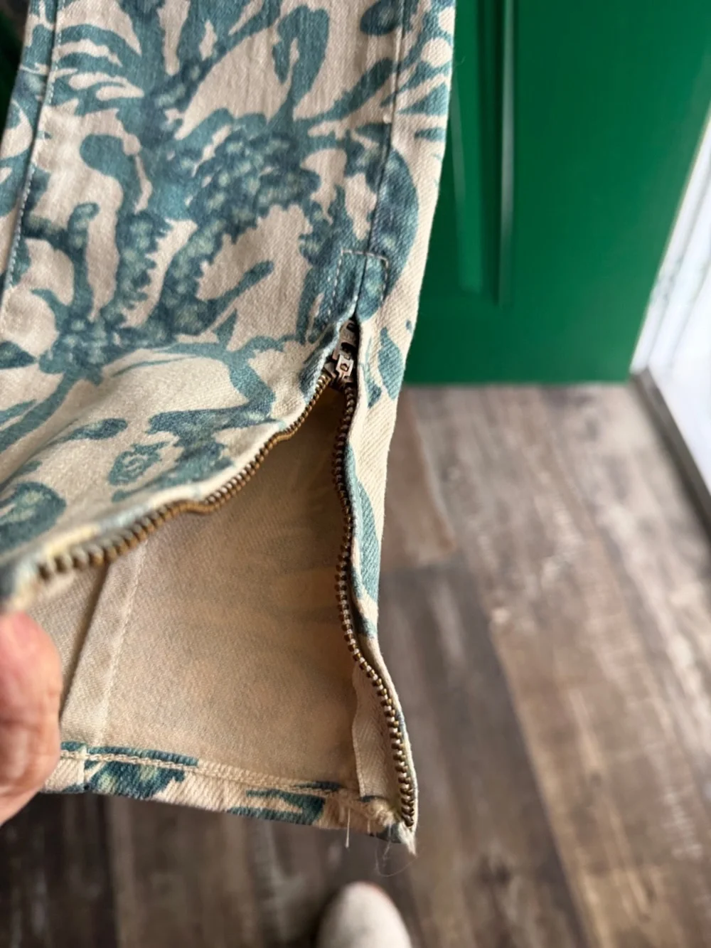 Denim & Supply Ralph Lauren Cream and Teal Floral Print Ankle Jeans - Picture 2 of 3